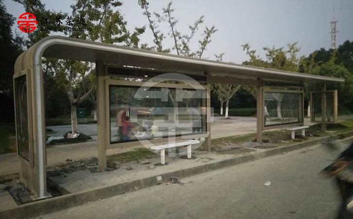 智能候车亭厂家任重道远，产品符合市场需求